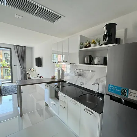 Private Apartment At Emerald Terrace Patong Exterior photo