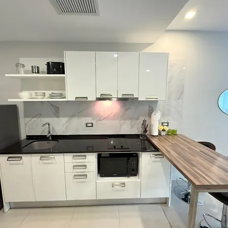 Private Apartment At Emerald Terrace Patong Exterior photo