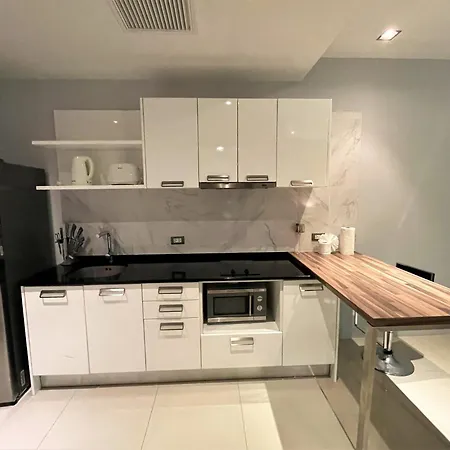 Private Apartment At Emerald Terrace Patong Exterior photo