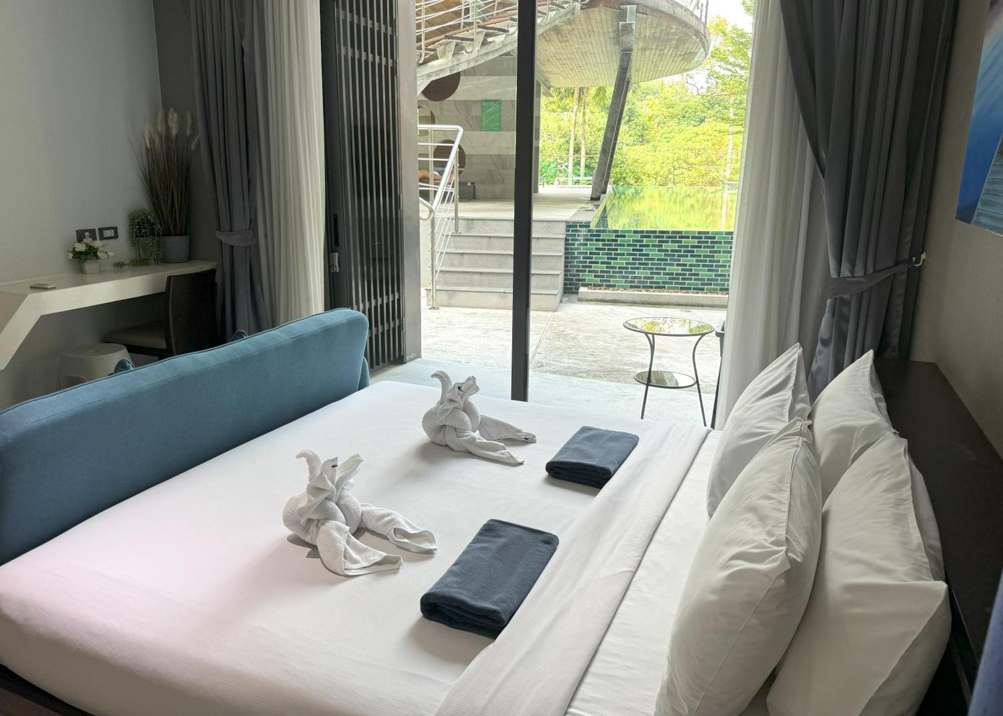 Private At Emerald Terrace 公寓